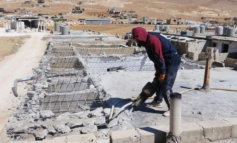 عودة اللاجئين السوريين تترك فراغًا في سوق العمل اللبناني