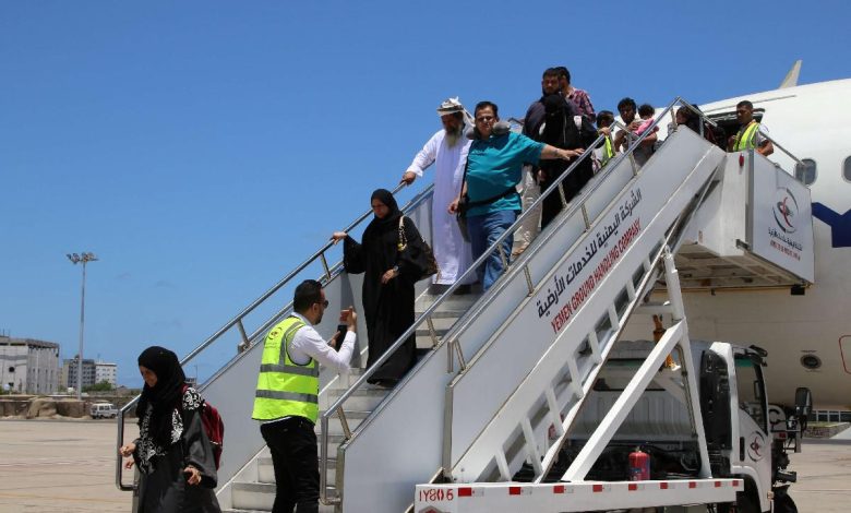 مطالبات سياسية بتحرير الطيران المدني في اليمن من قبضة الحوثيين