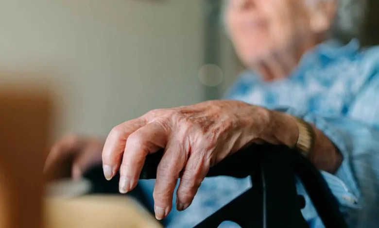 الميزة المذهلة في دماء المئويين تكشف سر طول العمر