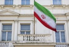 إيران ترفض الانصياع لقرار طرد سفيرها من لبنان