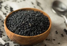 ترند السمسم الأسود: بذور صغيرة وفوائد كبيرة؟
