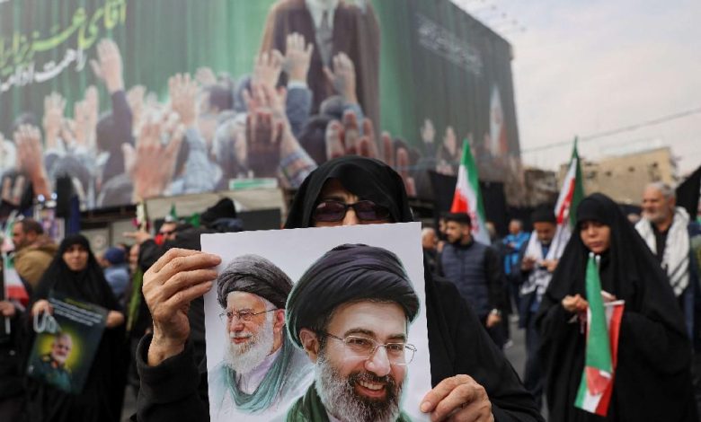 طموحات إسقاط النظام الإيراني تصطدم بحسابات إسرائيل