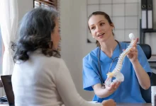 كيف تحافظ المرأة على قوة عظامها وتتجنب الهشاشة؟