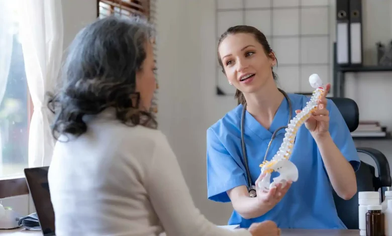 كيف تحافظ المرأة على قوة عظامها وتتجنب الهشاشة؟