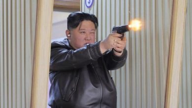 كيم جونغ أون وابنته في اختبار أسلحة جديدة من المصنع إلى الميدان