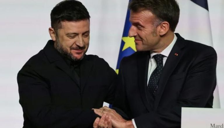 لقاء الجمعة بين ماكرون وزيلينسكي.. أزمة أوكرانيا تبحث عن الأضواء