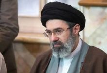 مجتبى خامنئي غائب.. هل هناك إصابة أم مجرد سفر؟