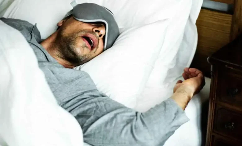 هل شخيرك مقلق؟ 7 إشارات تحتاج مراجعة الطبيب