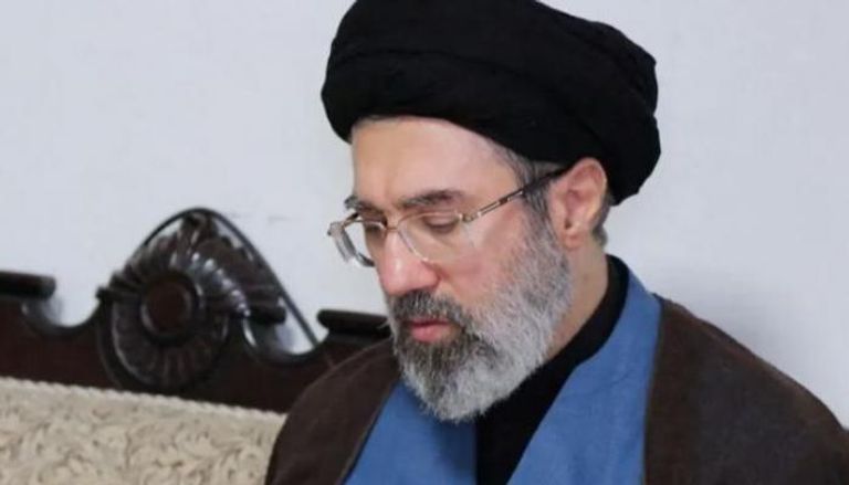 الغياب الغامض للمرشد الإيراني الجديد يثير تساؤلات حول وضعه السياسي والصحي