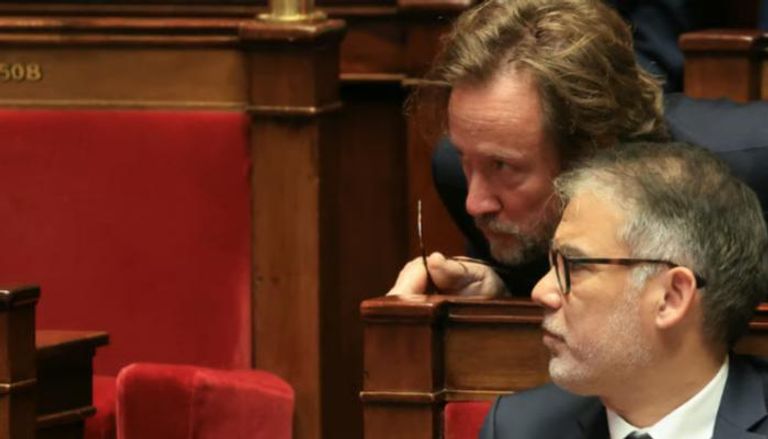 اليسار في فرنسا أمام اختبار صعب.. هل تطيح الانقسامات بآمال الإليزيه؟