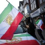 انقسام الجالية الإيرانية في أمريكا الشمالية حول الحرب ومستقبل إيران السياسي