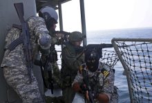 إيران تتمسك بقدرتها على التحكم في مضيق هرمز