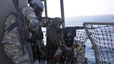 إيران تتمسك بقدرتها على التحكم في مضيق هرمز