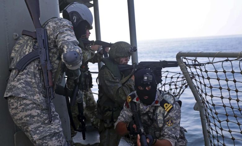 إيران تتمسك بقدرتها على التحكم في مضيق هرمز