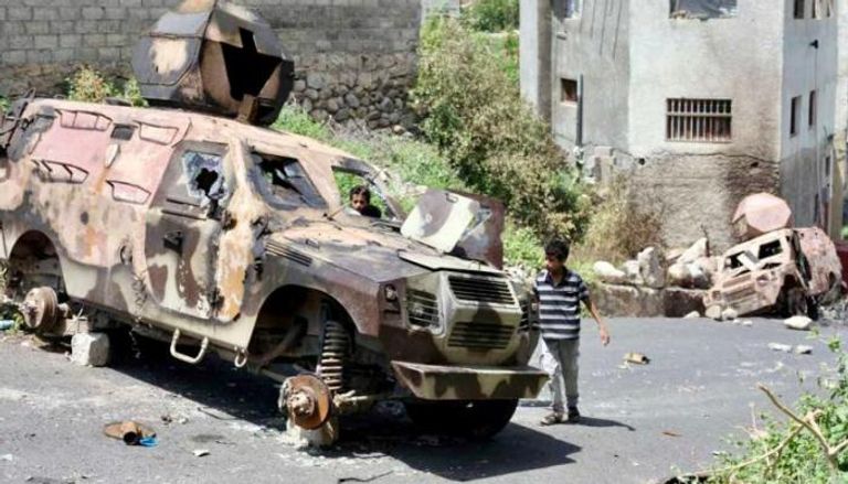 بين تعز والساحل.. مزاعم تواطؤ خفي بين الإخوان والحوثي