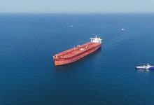 تضارب روايات بين طهران وواشنطن حول مصير سفينة شحن