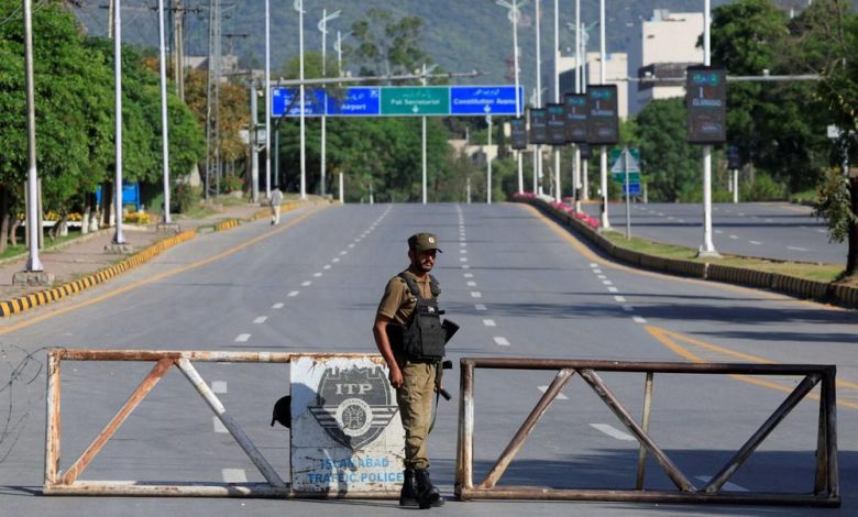 جدل حقوقي.. اتهامات لـإيران بتجنيد القاصرين