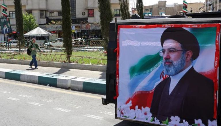 روايات متضاربة حول حالة مرشد إيران.. وجه مُشَوَّه وساق مفقودة