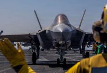 طهران تلوّح بحوافز مالية مقابل معلومات عن طاقم مقاتلة أميركية