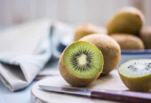 فاكهة صغيرة بفوائد كبيرة.. لماذا عليك أكل الكيوي يومياً؟