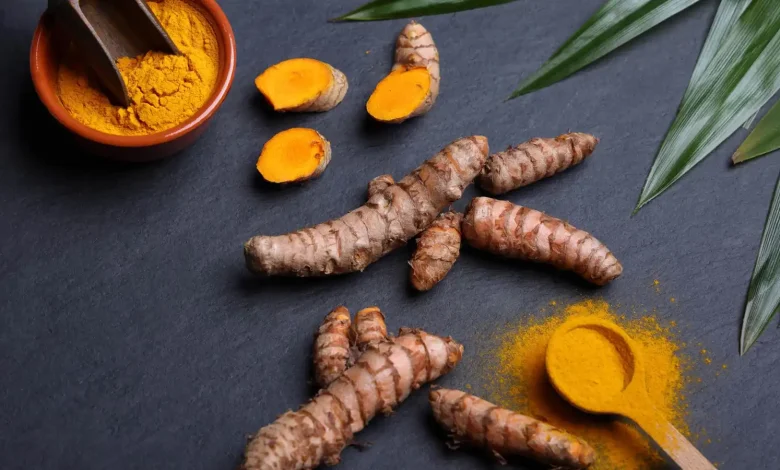 مع الكركم… 5 مكملات غذائية تزيد من فعاليته في الجسم