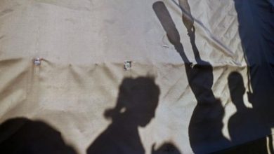 من الخيام إلى الألياف الزجاجية.. أزمة نازحي غزة تتفاقم