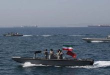 إيران تتراجع أمام تهديدات ترامب… سفينة أميركية تعبر مضيق هرمز دون حوادث
