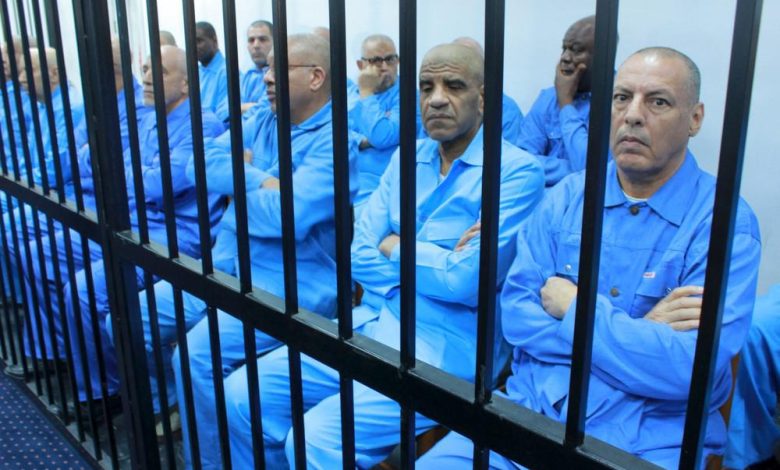 بعد 15 عاما.. أحكام براءة تطال رموزا من نظام القذافي