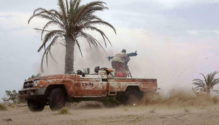 القوات اليمنية تتصدى لهجومين للحوثيين وتفقد 4 من جنودها