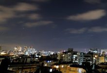 حالة استنفار في المنطقة مع إغلاق الأجواء ودوي صفارات الإنذار