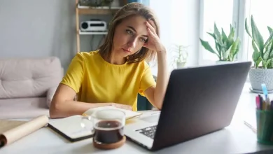 هل العمل من المنزل مريح فعلًا؟ دراسة طبية تقدم إجابات رقمية صادمة