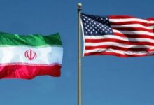 واشنطن وطهران تتفقان على وقف الهجمات وتمهدان لاجتماع الثلاثاء