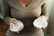 تحذيرات طبية بعد انتشار إعلانات بيع أثداء سيليكون مستعملة