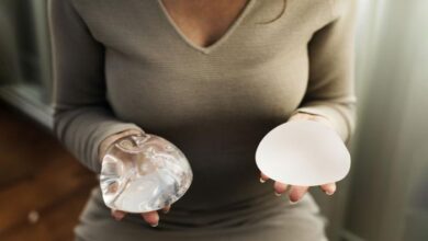 تحذيرات طبية بعد انتشار إعلانات بيع أثداء سيليكون مستعملة
