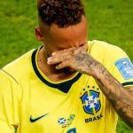 دموع الوداع.. نيمار ينهي رحلته مع منتخب البرازيل